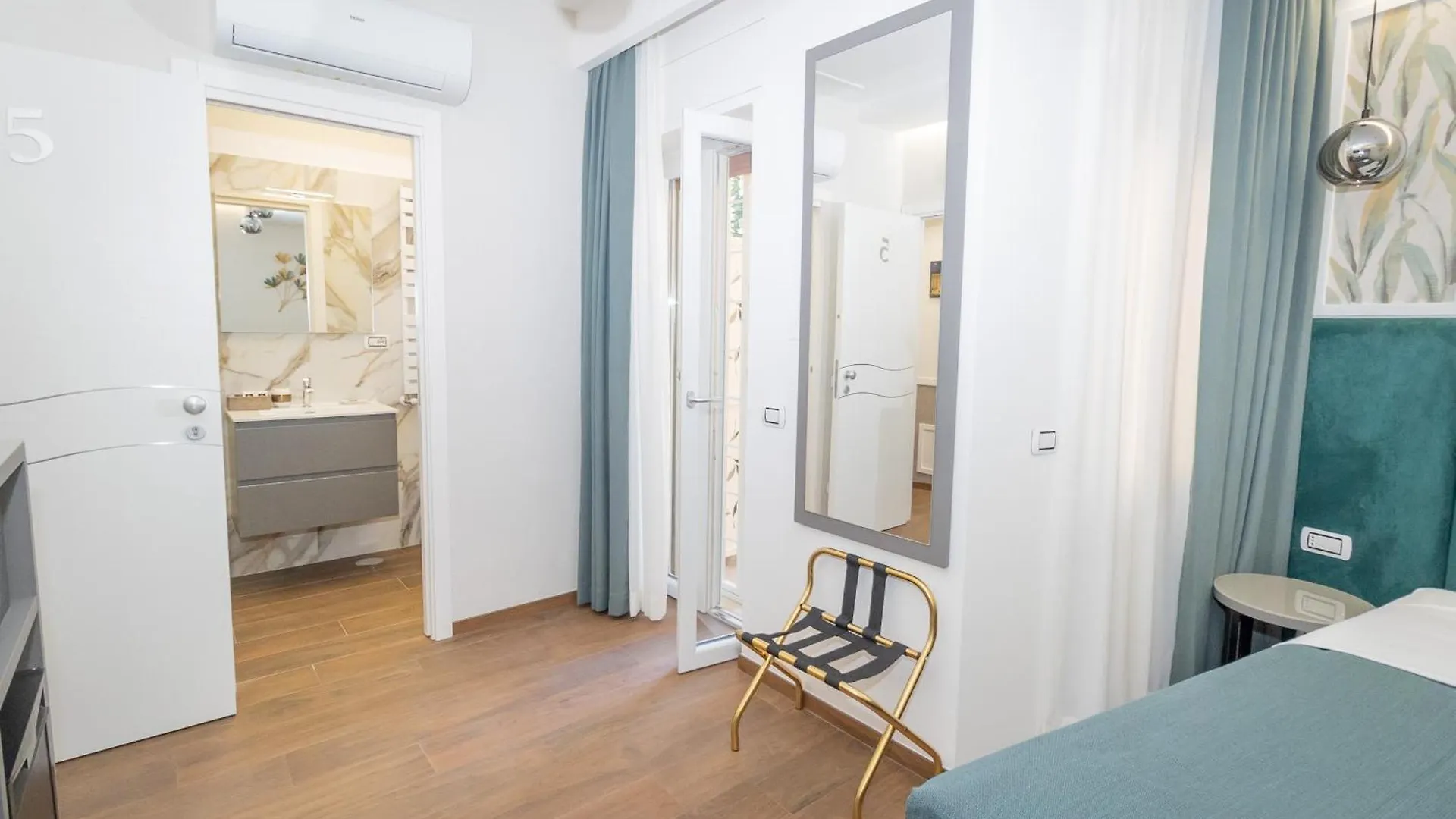 Bed and Breakfast La Genziana Roma 0*,  Italia