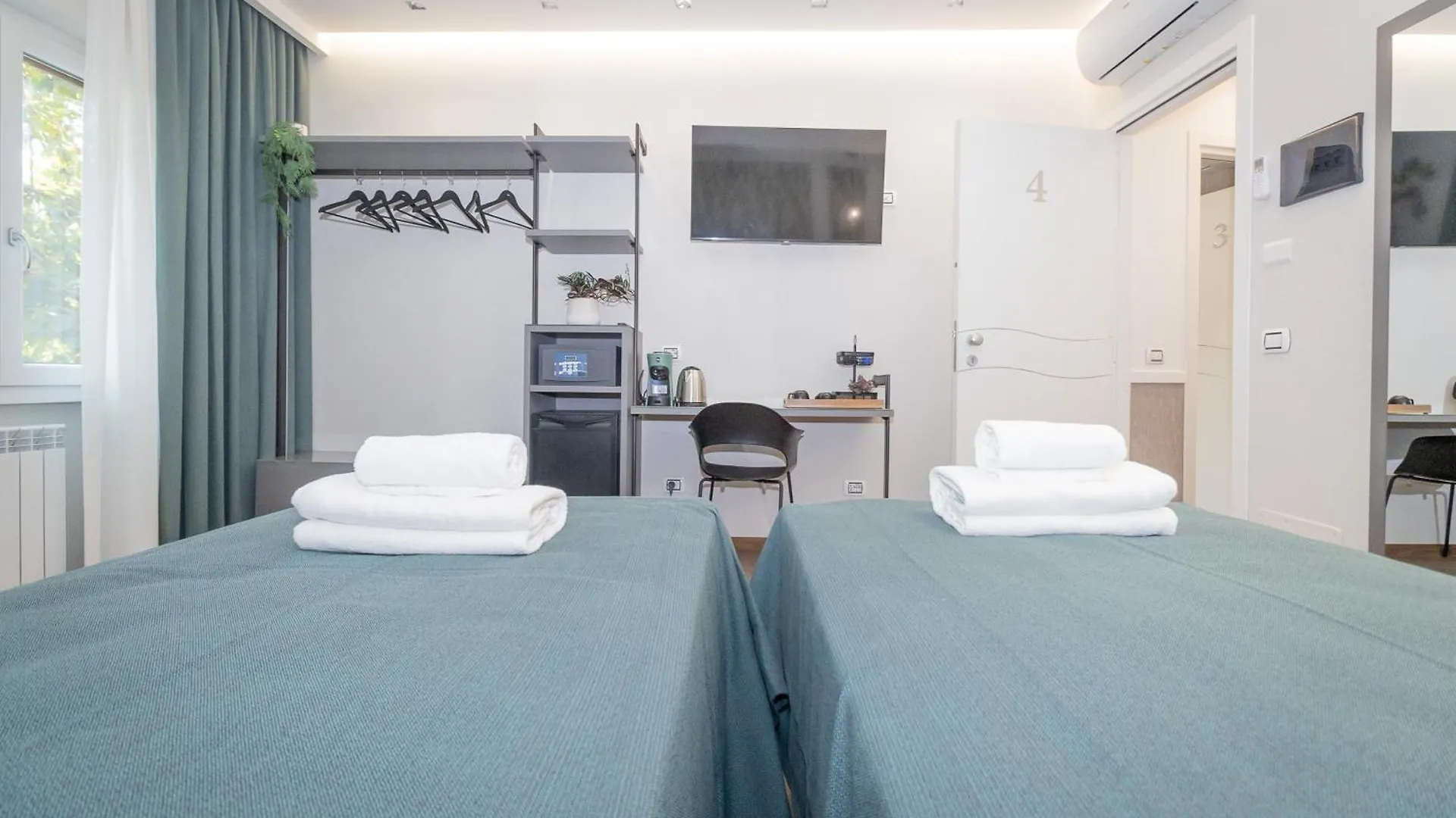 La Genziana Bed & Breakfast Rome 0*,  Italy